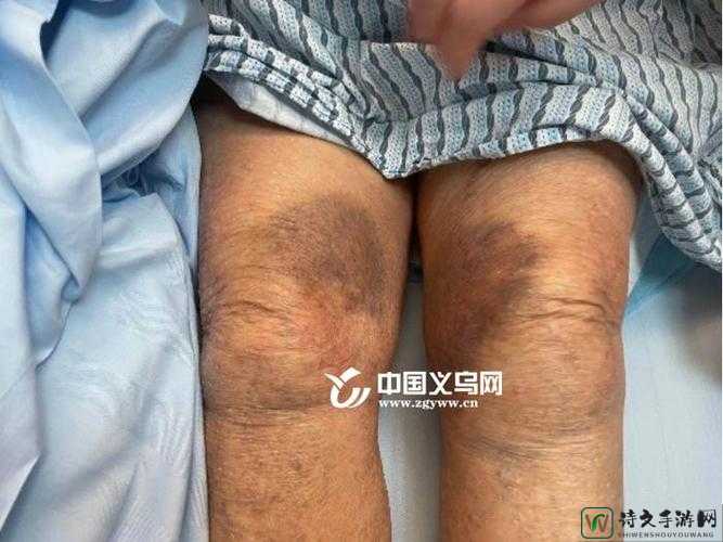 学生跪床被暴露网站事件引发热议，背后真相令人深思