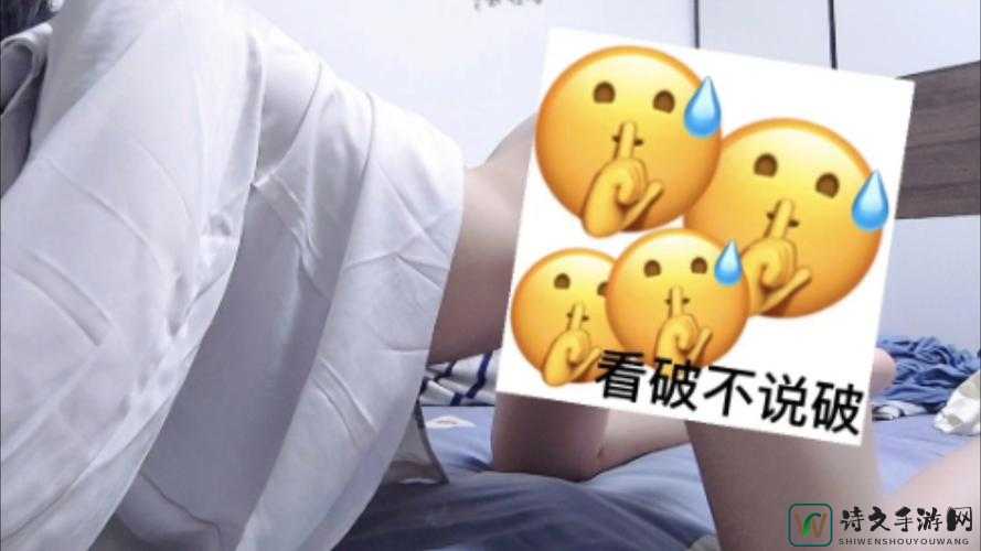 少年男妓被迫张开腿供人玩弄：社会隐痛与人性觉醒